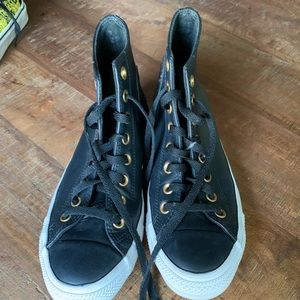 Black leather converse shoes